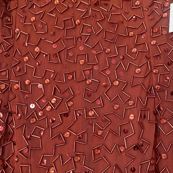 NWT SEQUINED SLEEVELESS V-NECK BACK SLIT GOWN Size 8 - Picture 4 of 7